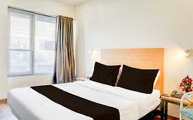 Super Townhouse Mg Road Pune